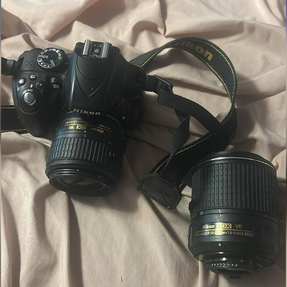 Nikon D3300 And Additional Lense